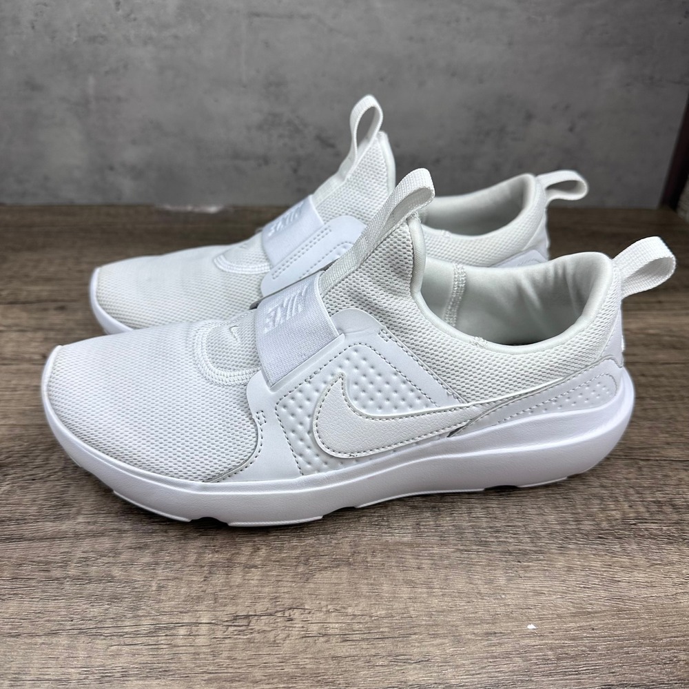 Nike~Women's~AD Comfort White Running Shoes~Size 8
